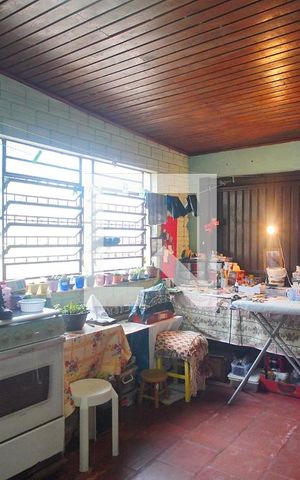 Casa à venda com 330m², 3 quartos e 2 vagas Casa à venda com 330m², 3 quartos e 2 vagasCozinha