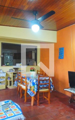 Casa à venda com 330m², 3 quartos e 2 vagas Casa à venda com 330m², 3 quartos e 2 vagasSala 2