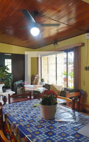 Casa à venda com 330m², 3 quartos e 2 vagas Casa à venda com 330m², 3 quartos e 2 vagasSala 2