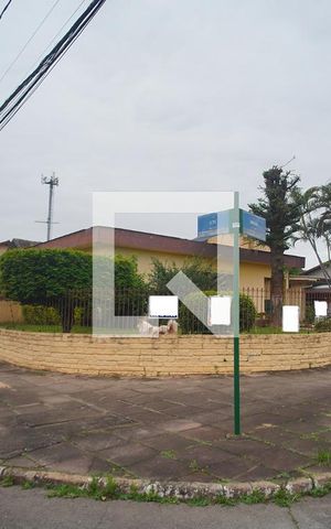 Casa à venda com 330m², 3 quartos e 2 vagas Casa à venda com 330m², 3 quartos e 2 vagasVista rua