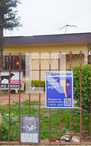 Casa à venda com 330m², 3 quartos e 2 vagas Casa à venda com 330m², 3 quartos e 2 vagasFachada