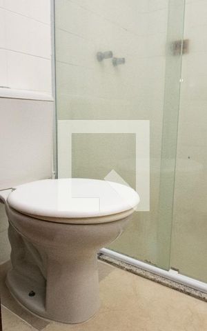 Apartamento à venda com 118m², 3 quartos e 2 vagas Apartamento à venda com 118m², 3 quartos e 2 vagasBanheiro 2, louça sanitária