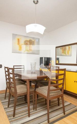 Apartamento à venda com 118m², 3 quartos e 2 vagas Apartamento à venda com 118m², 3 quartos e 2 vagasSala, mesa de jantar
