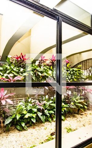 Apartamento à venda com 118m², 3 quartos e 2 vagas Apartamento à venda com 118m², 3 quartos e 2 vagasÁrea comum - Jardim interno