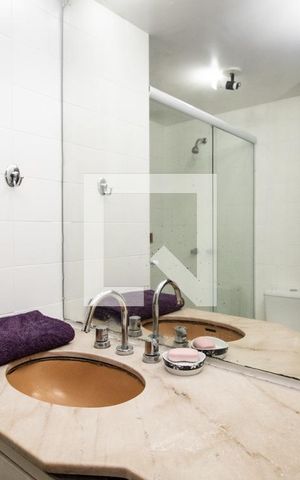 Apartamento à venda com 118m², 3 quartos e 2 vagas Apartamento à venda com 118m², 3 quartos e 2 vagasBanheiro 2, pia
