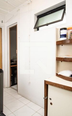 Apartamento à venda com 118m², 3 quartos e 2 vagas Apartamento à venda com 118m², 3 quartos e 2 vagasÁrea de serviço- porta de acesso ao home office