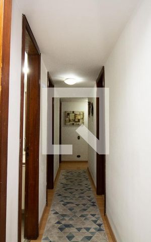 Apartamento à venda com 118m², 3 quartos e 2 vagas Apartamento à venda com 118m², 3 quartos e 2 vagasCorredor de acesso aos quartos
