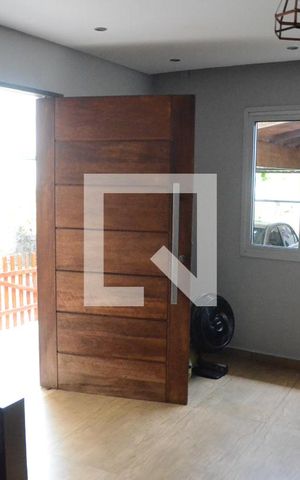 Casa à venda com 247m², 2 quartos e 7 vagasSala