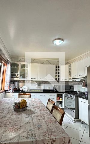 Casa à venda com 240m², 4 quartos e 1 vagaCozinha
