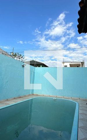 Casa à venda com 240m², 4 quartos e 1 vagaPiscina