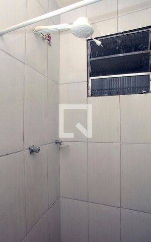 Casa à venda com 300m², 2 quartos e 6 vagasBanheiro Quarto 1 Suíte