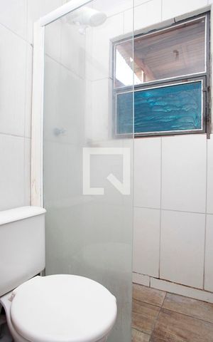 Casa à venda com 300m², 2 quartos e 6 vagasBanheiro Quarto 2 Suíte