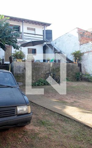 Casa à venda com 300m², 2 quartos e 6 vagasPátio Estacionamento