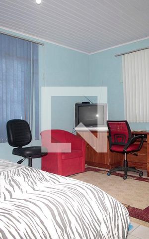 Casa à venda com 300m², 2 quartos e 6 vagasQuarto 2