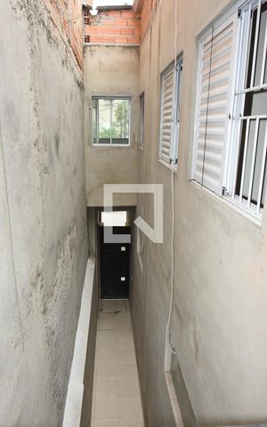 Casa para alugar com 80m², 2 quartos e sem vagaCorredor Externo