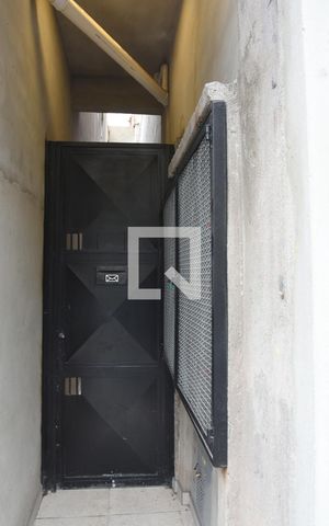 Casa para alugar com 80m², 2 quartos e sem vagaEntrada