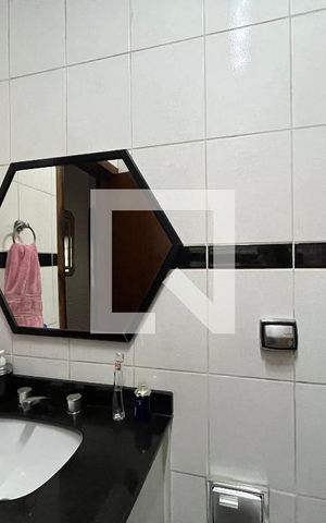 Casa à venda com 160m², 2 quartos e 2 vagasBanheiro