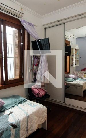 Casa à venda com 396m², 4 quartos e 6 vagas Casa à venda com 396m², 4 quartos e 6 vagasQuarto 2