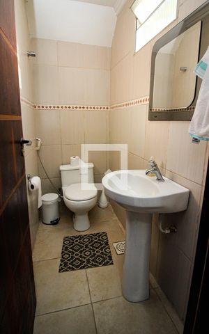Casa à venda com 396m², 4 quartos e 6 vagas Casa à venda com 396m², 4 quartos e 6 vagasLavabo