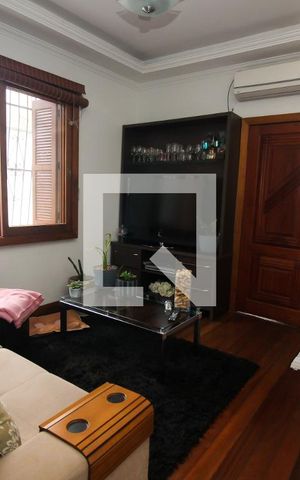 Casa à venda com 396m², 4 quartos e 6 vagas Casa à venda com 396m², 4 quartos e 6 vagasSala de estar 1