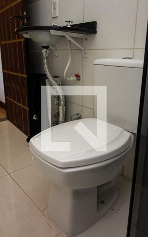 Casa à venda com 396m², 4 quartos e 6 vagas Casa à venda com 396m², 4 quartos e 6 vagasBanheiro da Suíte 1