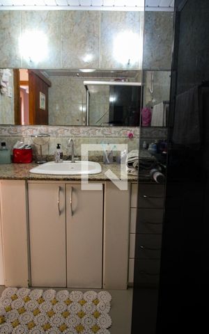 Casa à venda com 396m², 4 quartos e 6 vagas Casa à venda com 396m², 4 quartos e 6 vagasBanheiro Social
