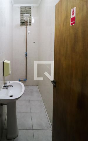 Casa à venda com 520m², 6 quartos e 4 vagasPiso 1: Lavabo 3