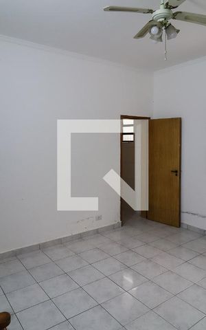 Casa à venda com 520m², 6 quartos e 4 vagasPiso 1: Suíte