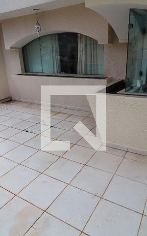 Casa à venda com 520m², 6 quartos e 4 vagasPiso 2:  Sacada