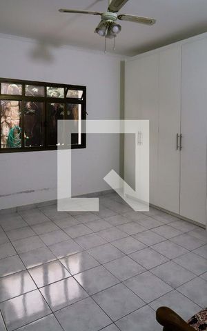 Casa à venda com 520m², 6 quartos e 4 vagasPiso 1: Suíte