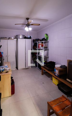 Casa à venda com 520m², 6 quartos e 4 vagasPiso 1:  Depósito
