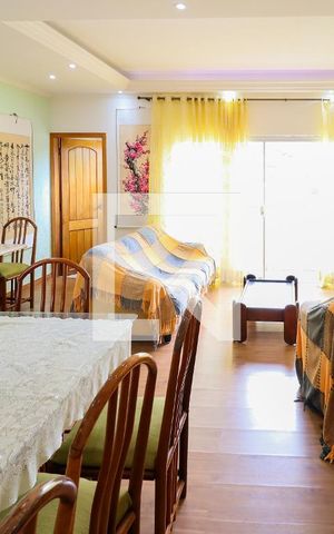 Casa à venda com 520m², 6 quartos e 4 vagasPiso 2: Sala