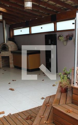Casa de condomínio para alugar com 180m², 4 quartos e 3 vagasChurrasqueira