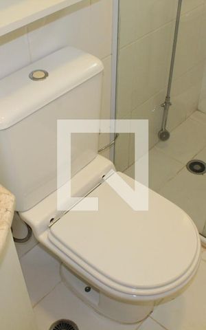 Casa de condomínio para alugar com 180m², 4 quartos e 3 vagasBanheiro suite 1