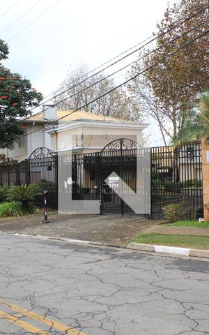 Casa de condomínio para alugar com 180m², 4 quartos e 3 vagasCondomínio