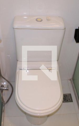 Casa de condomínio para alugar com 180m², 4 quartos e 3 vagasBanheiro Suíte 2