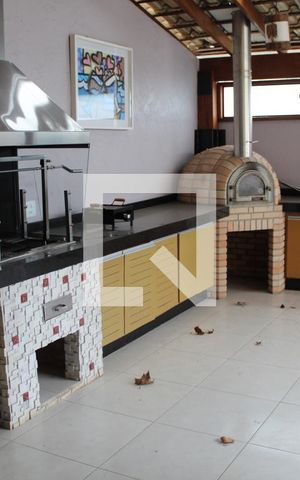 Casa de condomínio para alugar com 180m², 4 quartos e 3 vagasChurrasqueira