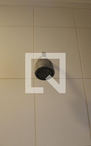 Casa de condomínio para alugar com 180m², 4 quartos e 3 vagasChuveiro