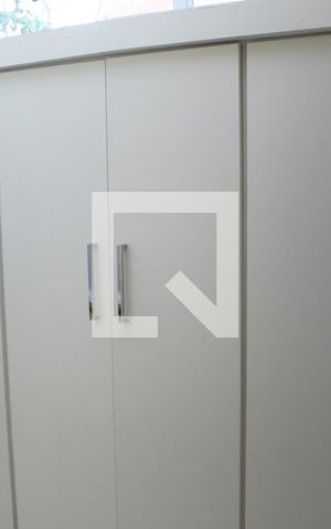 Casa de condomínio para alugar com 180m², 4 quartos e 3 vagasLavanderia