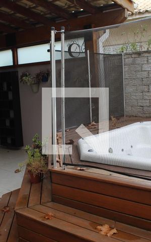 Casa de condomínio para alugar com 180m², 4 quartos e 3 vagasChurrasqueira