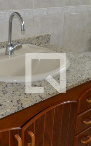 Apartamento à venda com 85m², 3 quartos e 1 vagaBanheiro do corredor