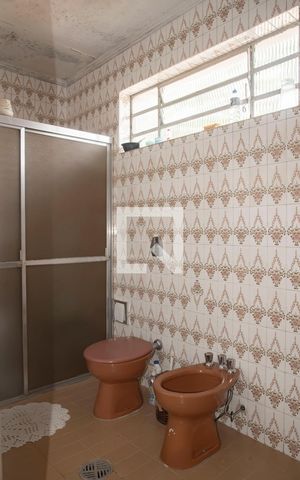 Casa à venda com 200m², 3 quartos e 3 vagasBanheiro da Suíte