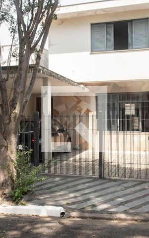 Casa à venda com 200m², 3 quartos e 3 vagasFachada