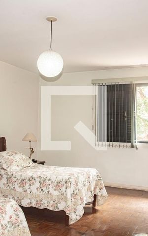 Casa à venda com 200m², 3 quartos e 3 vagasSuíte