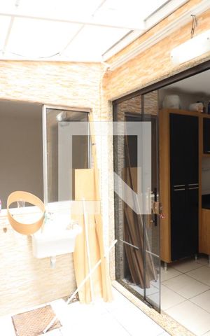 Casa para alugar com 70m², 2 quartos e 1 vagaÁrea de Serviço