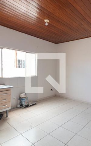 Casa para alugar com 40m², 1 quarto e sem vaga Casa para alugar com 40m², 1 quarto e sem vagaCozinha
