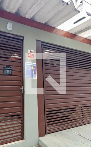 Casa à venda com 185m², 3 quartos e 5 vagas Casa à venda com 185m², 3 quartos e 5 vagasFachada