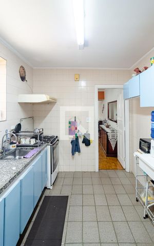 Casa à venda com 185m², 3 quartos e 5 vagas Casa à venda com 185m², 3 quartos e 5 vagasCozinha
