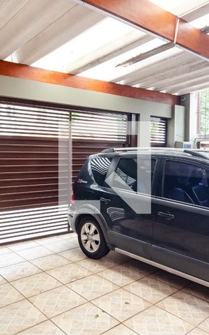 Casa à venda com 185m², 3 quartos e 5 vagas Casa à venda com 185m², 3 quartos e 5 vagasGaragem