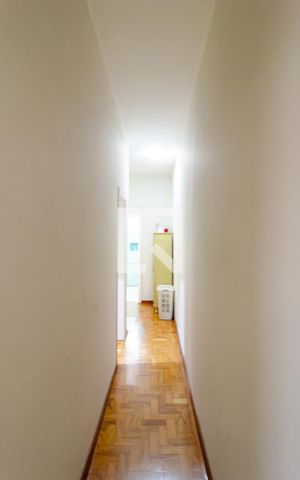 Casa à venda com 185m², 3 quartos e 5 vagas Casa à venda com 185m², 3 quartos e 5 vagasCorredor